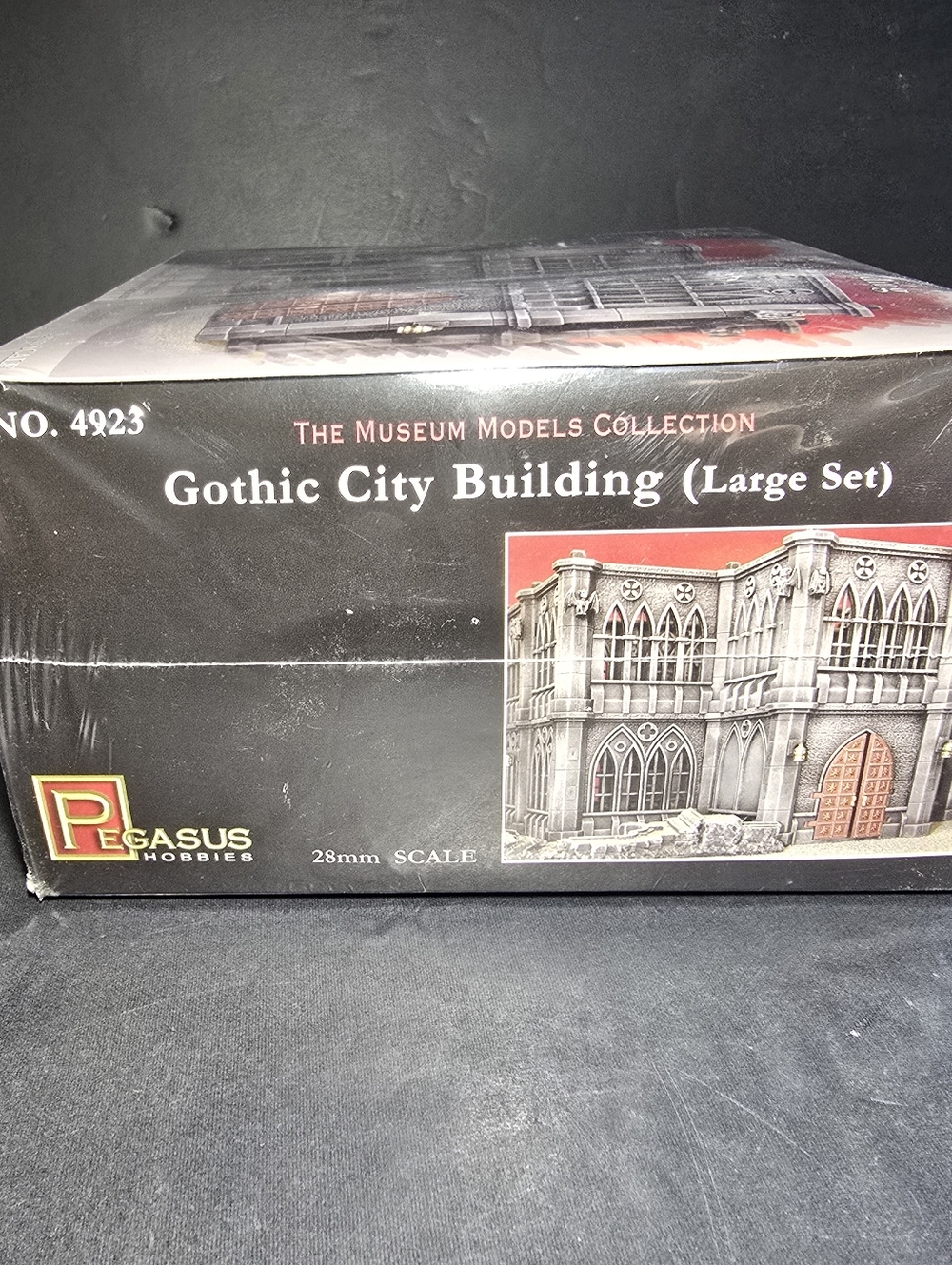 Pegasus Gothic City Building Large Set - Plastic Model Building Kit - 28mm - Picture 5 of 12